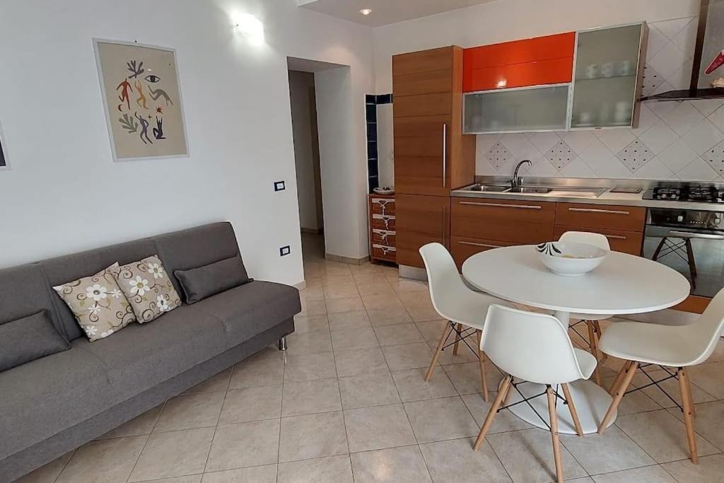 Holiday home - Viola House By La Casa Di Viola -